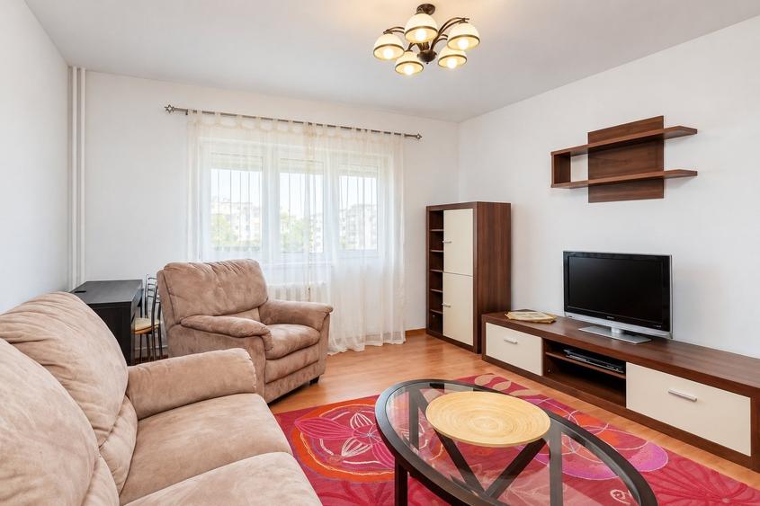 Apartament cu 3 camere decomandat, mobilat în Vitan Mall
