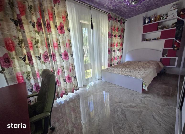 Casă cu 5 camere cu Teren 1700 Mp în Bucium