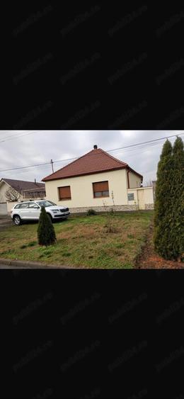 Casă cu Teren 719 Mp în Central