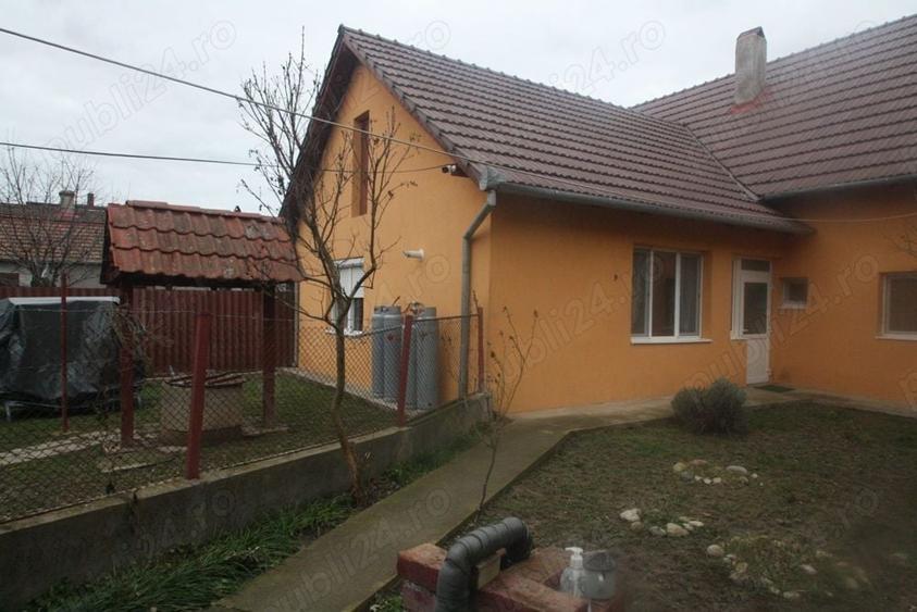 Casă cu 3 camere cu Teren 1128 Mp în Pustiniș