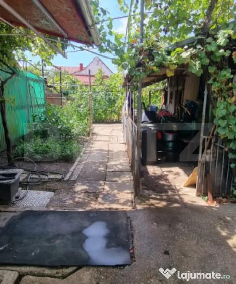 Casa cu 2 corpuri Ideala pentru locuit sau investi?ie - 1