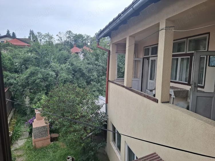 Casă cu 5 camere cu Teren 240 Mp în Central