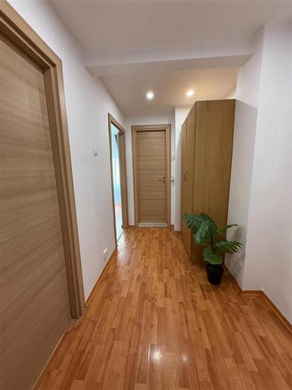 Apartament cu 3 camere decomandat, mobilat în Tei