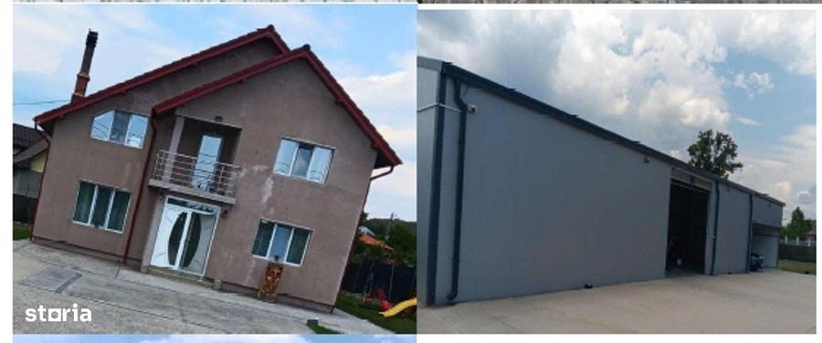 Casă cu 4 camere în Livezeni