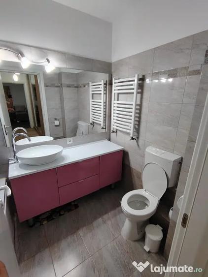 Apartament cu 2 camere decomandat în Titan