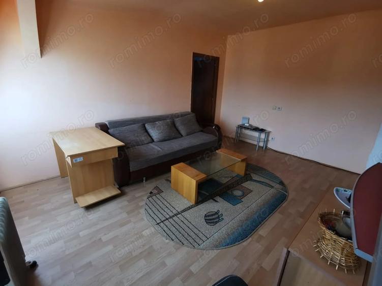 Apartament cu 2 camere semidecomandat în Complex Studențesc