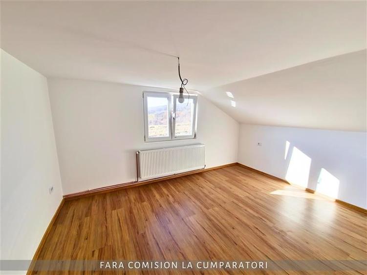 Casă individuală cu 5 camere cu Teren 484 Mp în 1 Mai