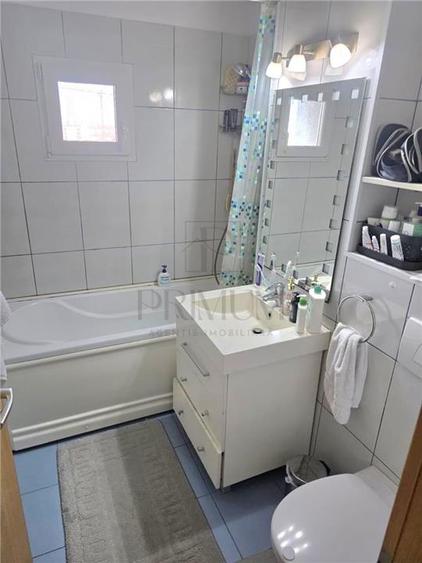 Apartament cu 3 camere decomandat, mobilat în Aradului