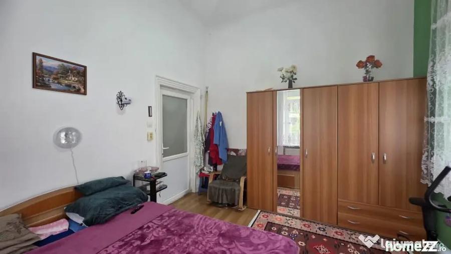 Apartament cu 5 camere decomandat în Armeneasca