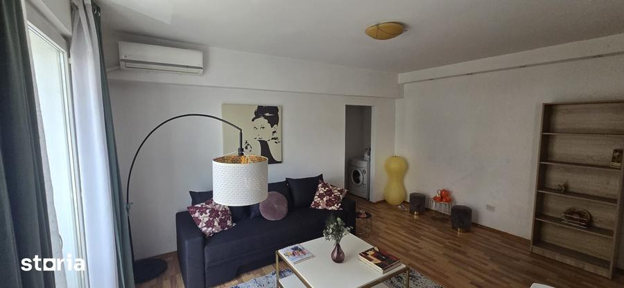 Apartament cu 2 camere semidecomandat în Centrul Istoric