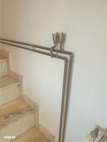 Casă cu 7 camere cu Teren 400 Mp în Siloz