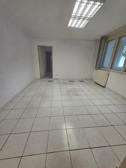 Spațiu comercial, de 64 mp, în Metalurgiei