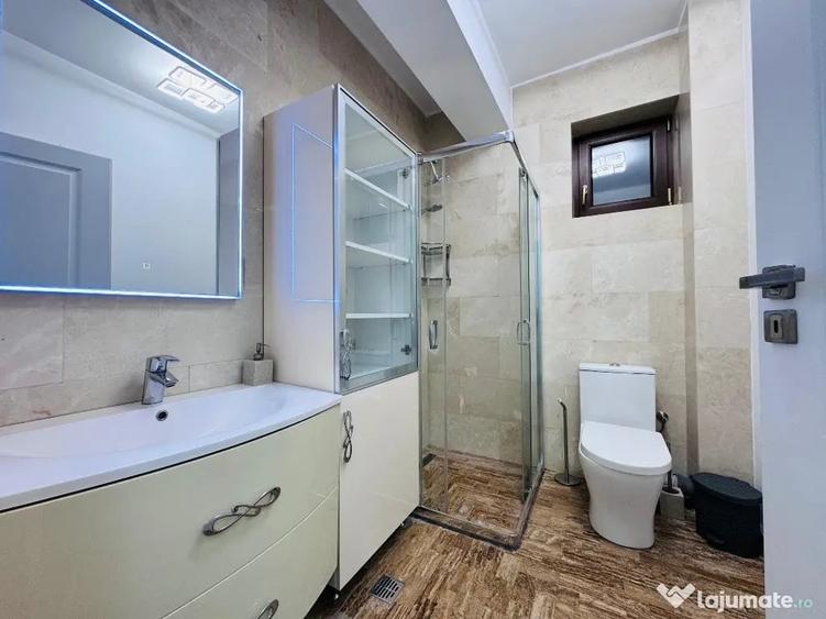Apartament cu 3 camere semidecomandat în Banu Manta