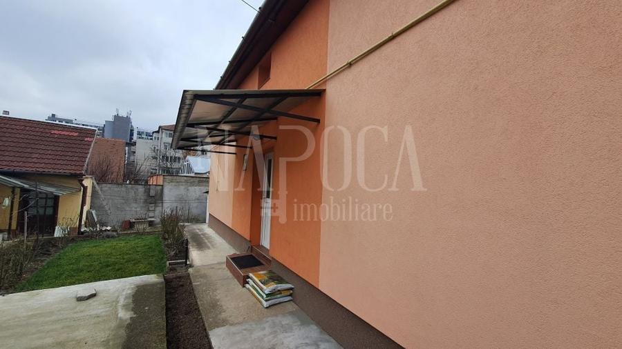 Casă individuală cu 6 camere cu Canalizare în Spitalul Județean