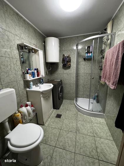 Apartament cu 2 camere decomandat în Uiești