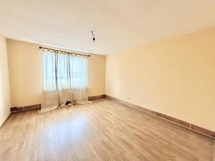 Casă cu 2 camere cu Teren 379 Mp în Moșnița Nouă