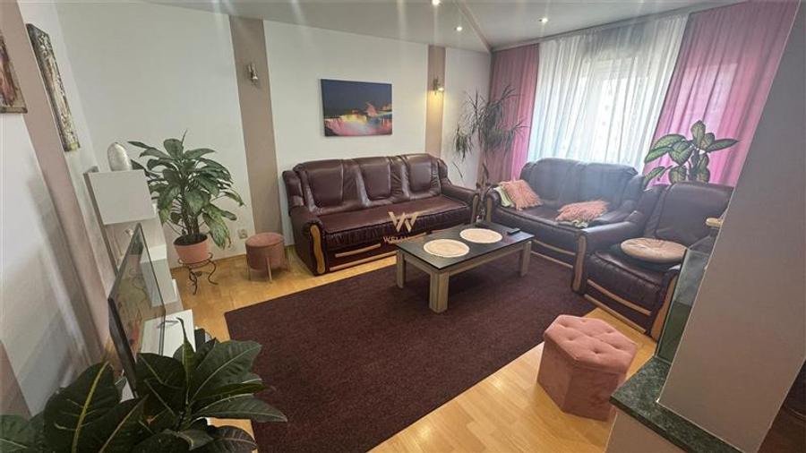 Apartament cu 4 camere decomandat în Valea Aurie