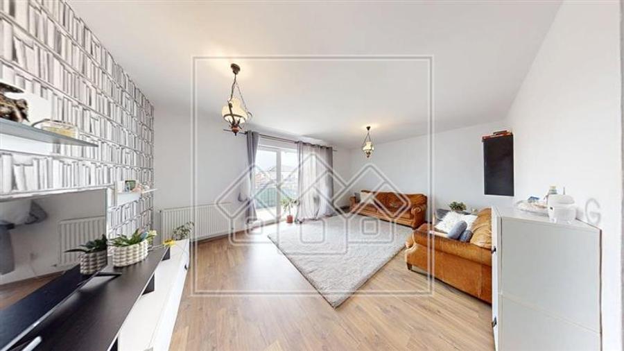 Apartament cu 3 camere decomandat în Șelimbăr