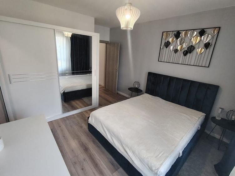 Apartament cu 3 camere decomandat, mobilat în Decebal