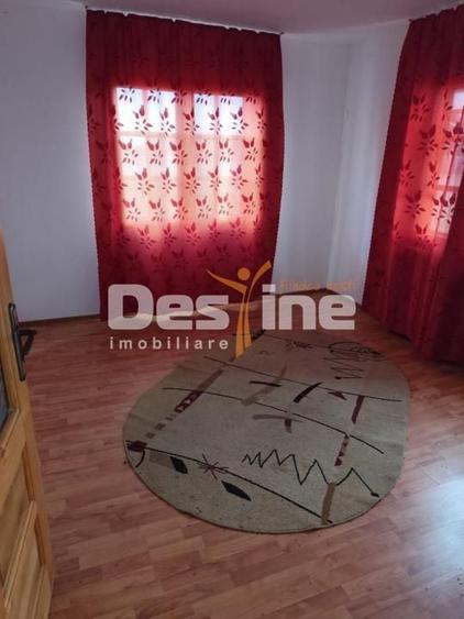 Casă cu 6 camere cu Teren 11250 Mp în Ștubeiu