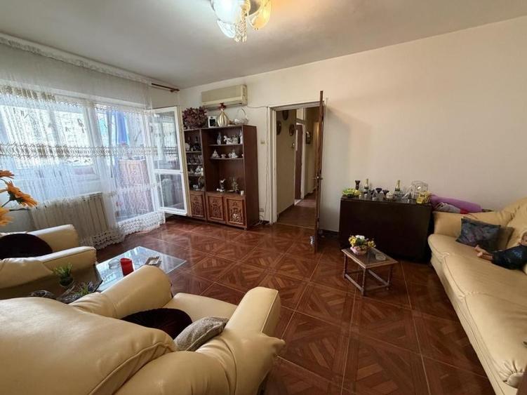 Apartament cu 4 camere în Crângași