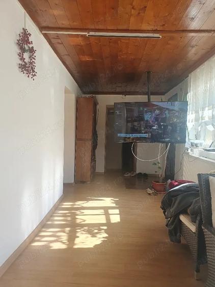 Casă cu 5 camere în Cogealac