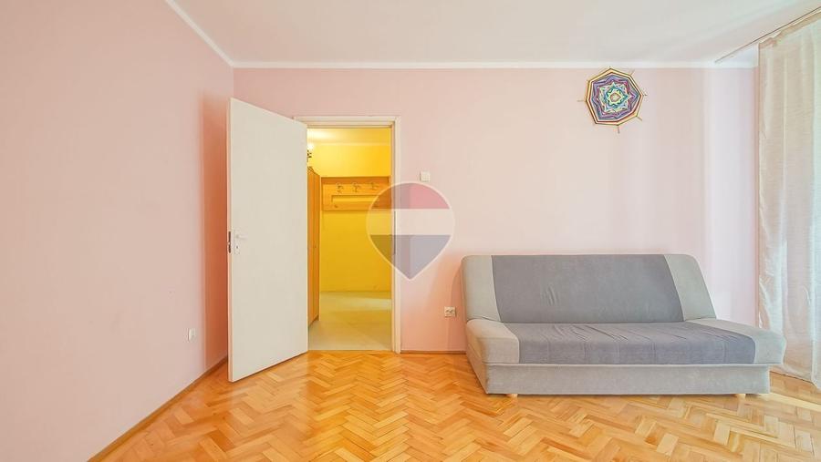 Apartament cu 2 camere semidecomandat în Calea București