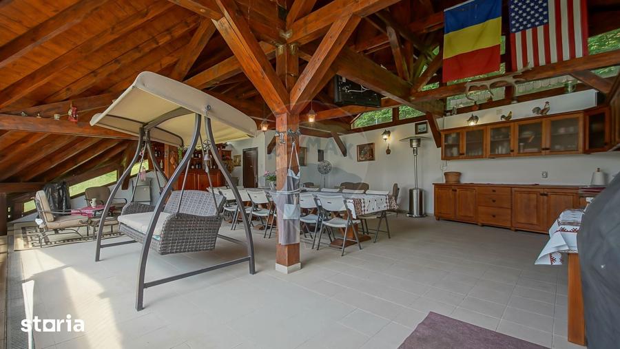 Casă cu 6 camere cu Teren 530 Mp în Dârste