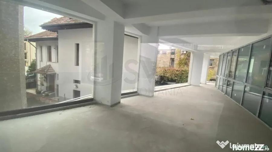 Casă cu 7 camere cu Teren 268 Mp în Dorobanți