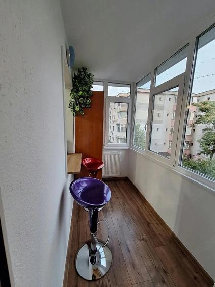 Apartament cu 2 camere decomandat în Micro 20