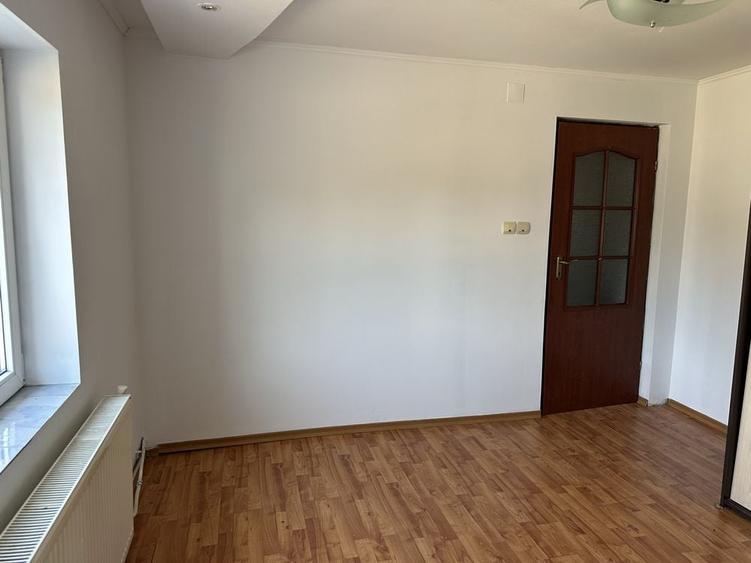 Casă cu 4 camere în Iezer