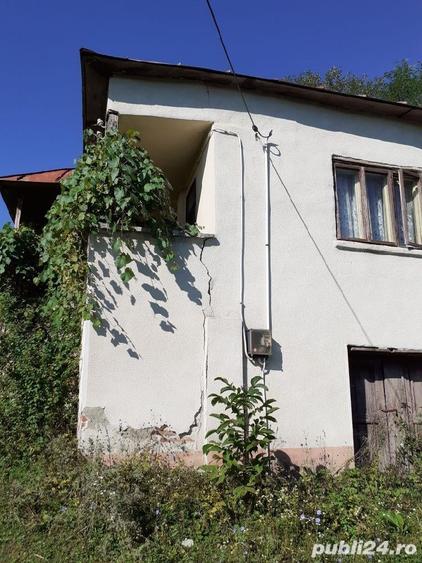 Casă cu 2 camere cu Teren 3100 Mp în Bunești (Mălureni)