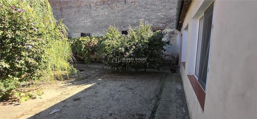 Casă cu Teren 464 Mp în Central