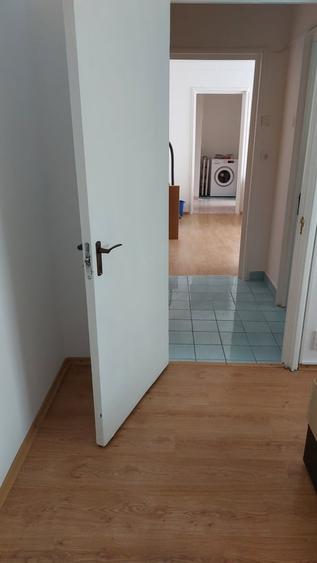 Apartament cu 2 camere semidecomandat în Berceni
