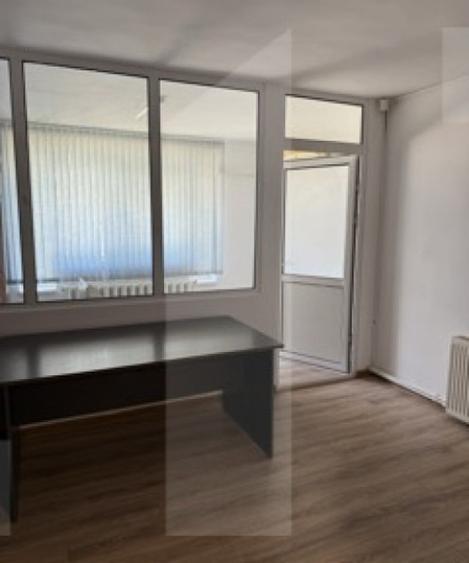 Spațiu comercial, de 300 mp, în Central