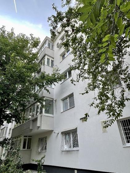 Apartament cu 3 camere decomandat, mobilat în Vitan Mall