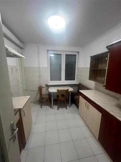 Apartament cu 3 camere decomandat în Rogerius