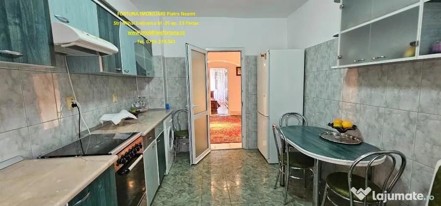 Apartament cu 3 camere decomandat în Calea Romanului