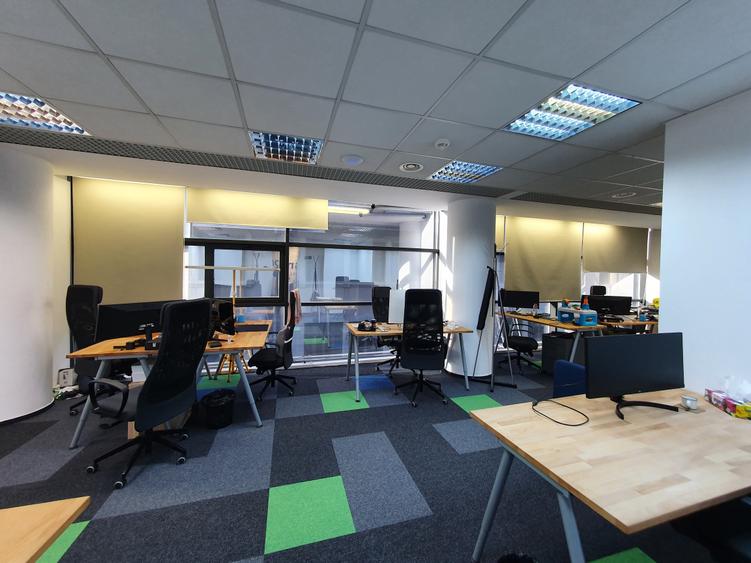 Birou, de 1,233 mp, în Universitate