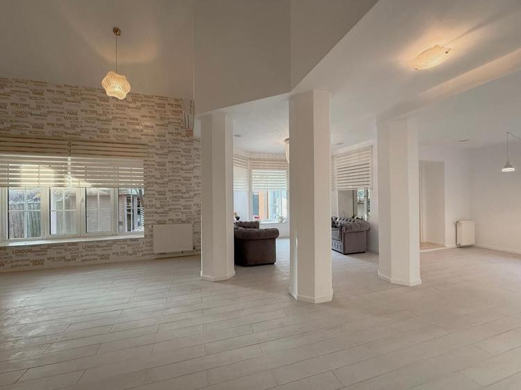 Duplex cu 5 camere cu Canalizare în Iancu Nicolae