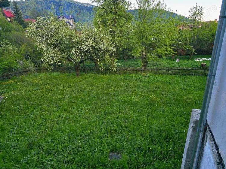 Casă cu 4 camere în Bușteni