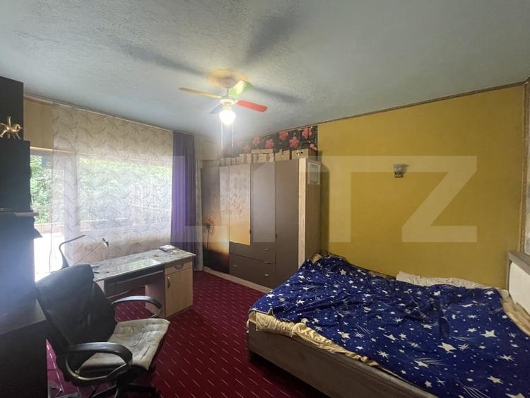 Apartament cu 3 camere semidecomandat, mobilat în Zorilor