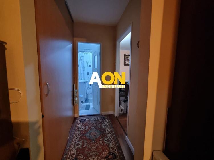Apartament cu 2 camere semidecomandat, mobilat în Cetate
