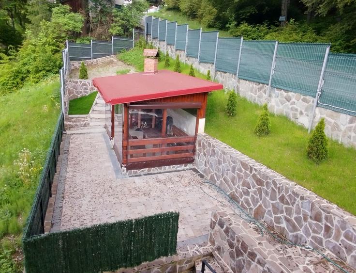 Casă cu 10 camere cu Canalizare în Valea Cerbului