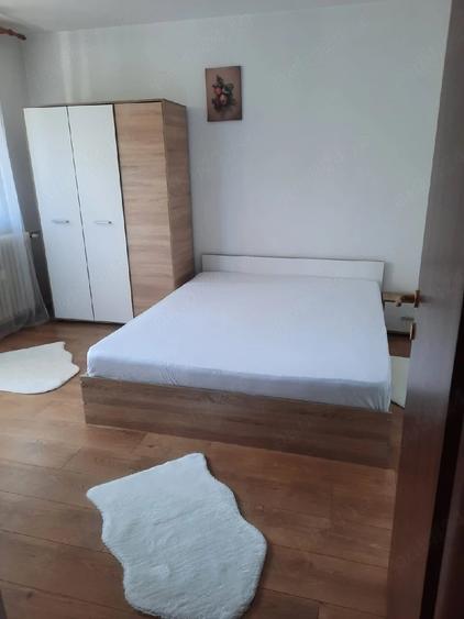 Apartament cu 3 camere decomandat în Drumul Taberei
