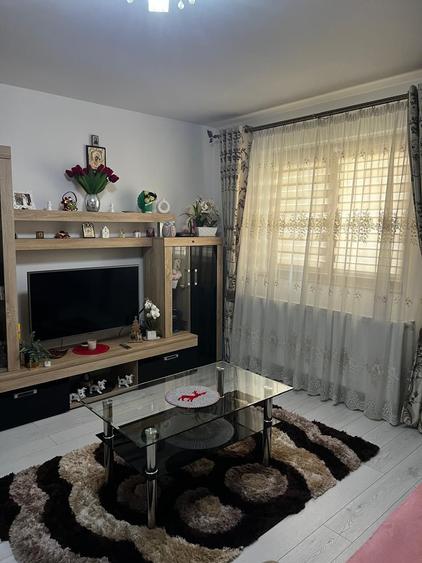 Apartament cu 2 camere decomandat în Stâlpu