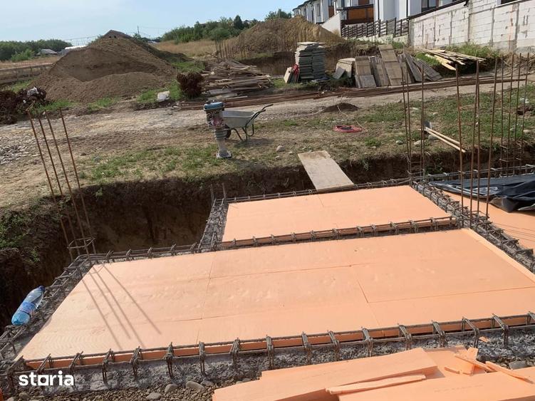 Casă cu 3 camere cu Teren 400 Mp în Păcurari