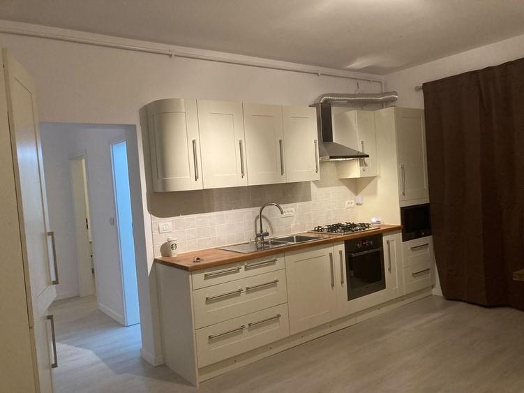 Apartament cu 2 camere decomandat în Aradului