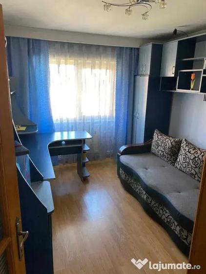 Apartament cu 3 camere decomandat în Obcini