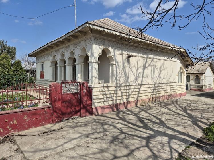 Casă cu 5 camere cu Teren 1200 Mp în Tichilești